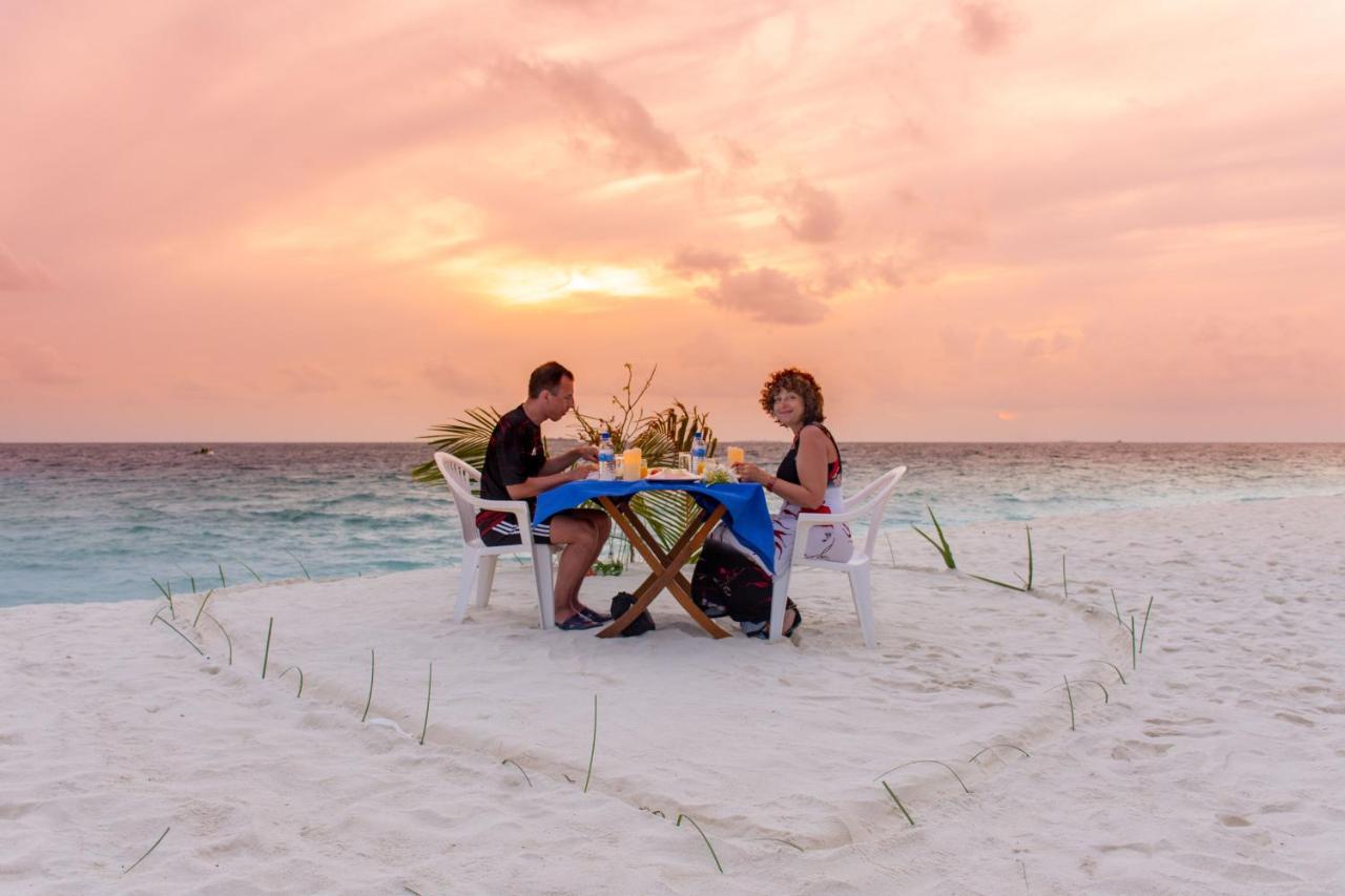 Ukulhas Beach Inn Bagian luar foto