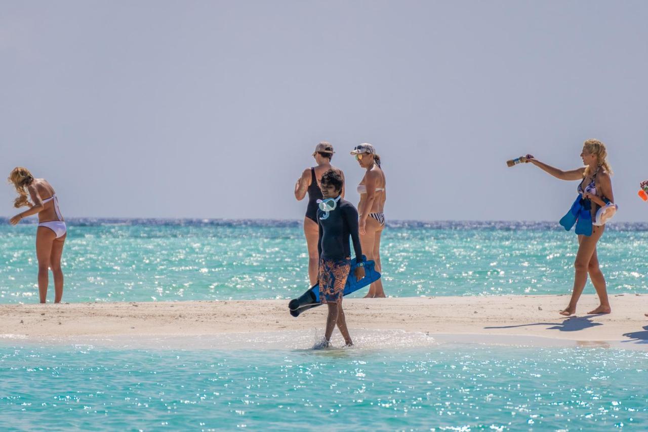Ukulhas Beach Inn Bagian luar foto