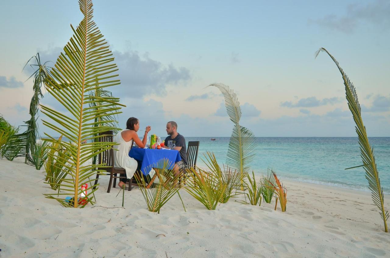 Ukulhas Beach Inn Bagian luar foto